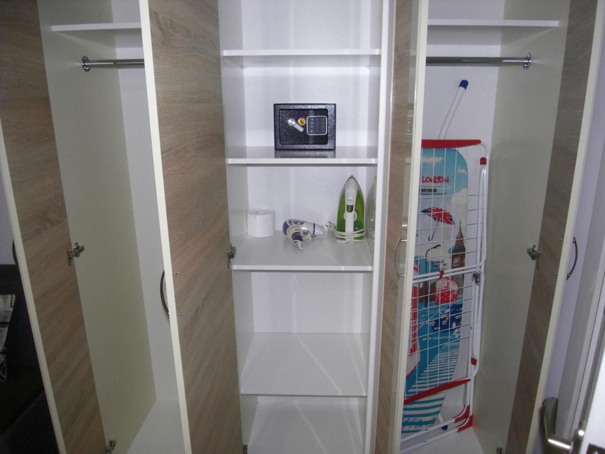Modern Apartment Кишинів Екстер'єр фото